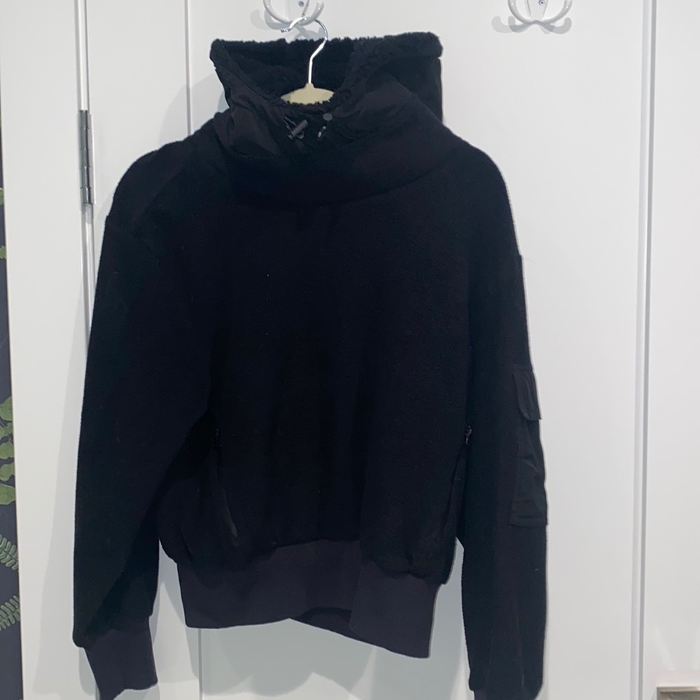Alo Chill Pullover